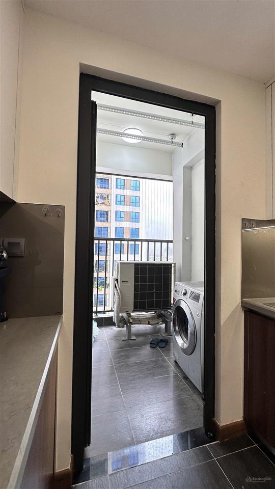 Bán căn cc 2pn chung cư 6th element tây hồ tây, căn góc hướng đông nam thoáng mát quanh năm.