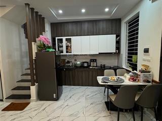 Bán gấp nhà riêng tại đại mỗ, 9,8 tỷ, 36m2, 4pn, 4wc, nội thất đầy đủ, gara oto, thang máy
