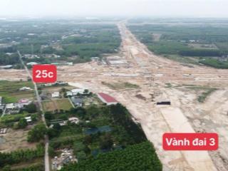 1026m2 đất thổ mặt tiền ngã 4 vành đai 3  25c. cách q9 10km, sân bay 17km. giá 4.5 tỷ. sổ riêng