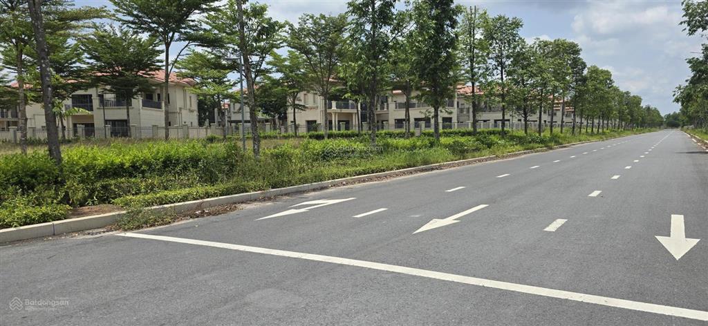 5602m đối diện khu biệt thự đơn lập swanpark. 200m mặt tiền, gần đường đai 3, 25b, 25c. giá 3.5tr/m