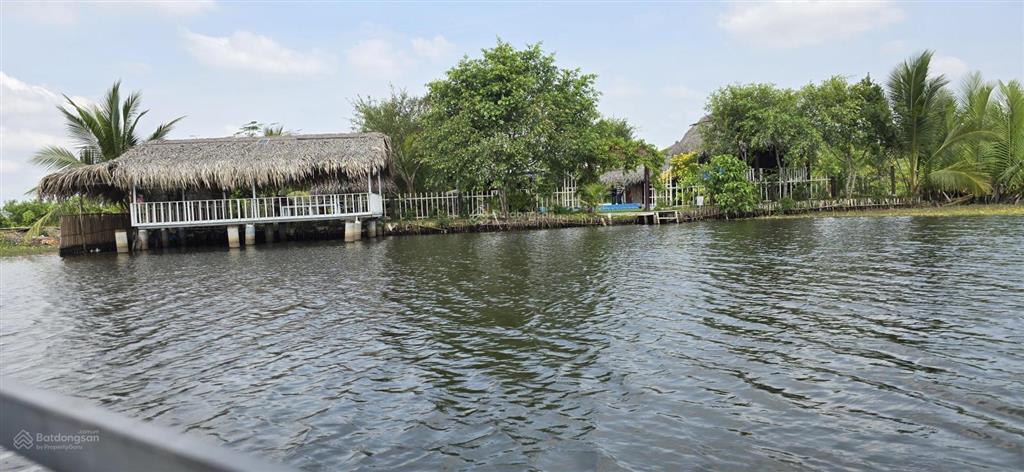 Cực hiếm 1 lô 1000m2 mặt sông lớn kế kdl the river home. cách q2  q7 5km giá 2,8 tỷ shr