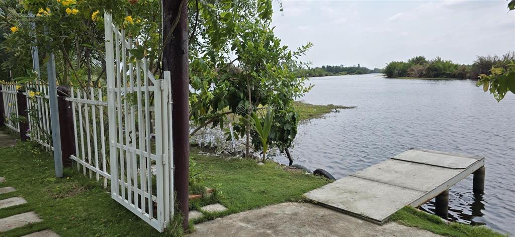 Cực hiếm 1 lô 1000m2 mặt sông lớn kế kdl the river home. cách q2  q7 5km giá 2,8 tỷ shr