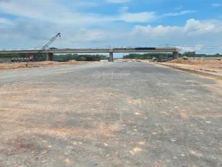 Chủ kẹt bán đất thổ cư, sát đường vành đai 3 sắp thông xe. 908m2 (90m2 thổ cư). giá 4.5 tỷ. shr