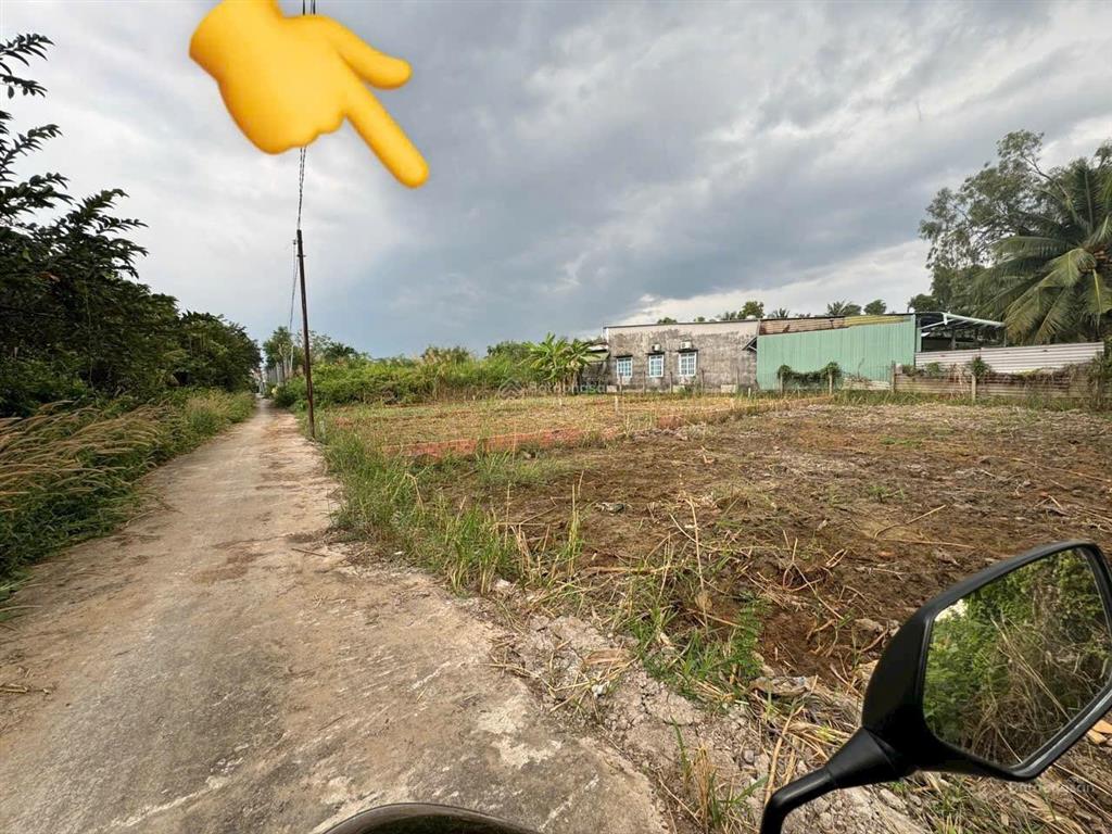 6 nền liền kề mỗi nền 120m (524m) full thổ cư. ngay phà, cách q2 chỉ 1 con sông. giá 1.8 tỷ/nền