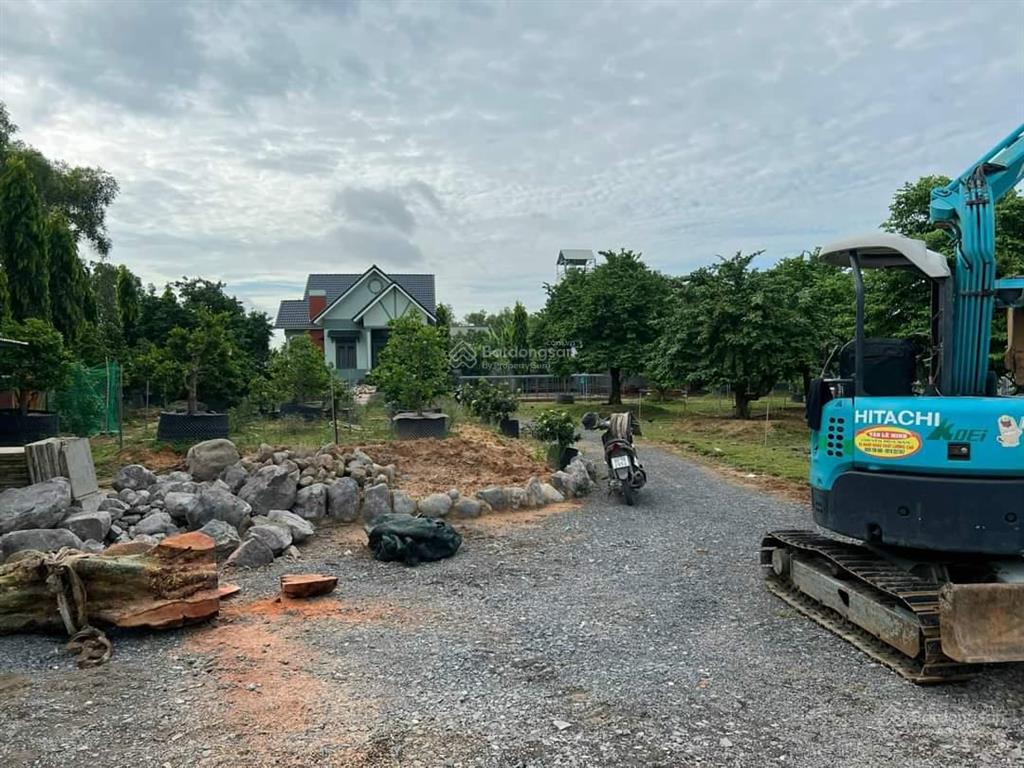 Kẹt tiền trả nh cần bán lô góc 2 mt phan văn đáng, cách q2 2km. 2500m2 qh ont. giá thương lượng