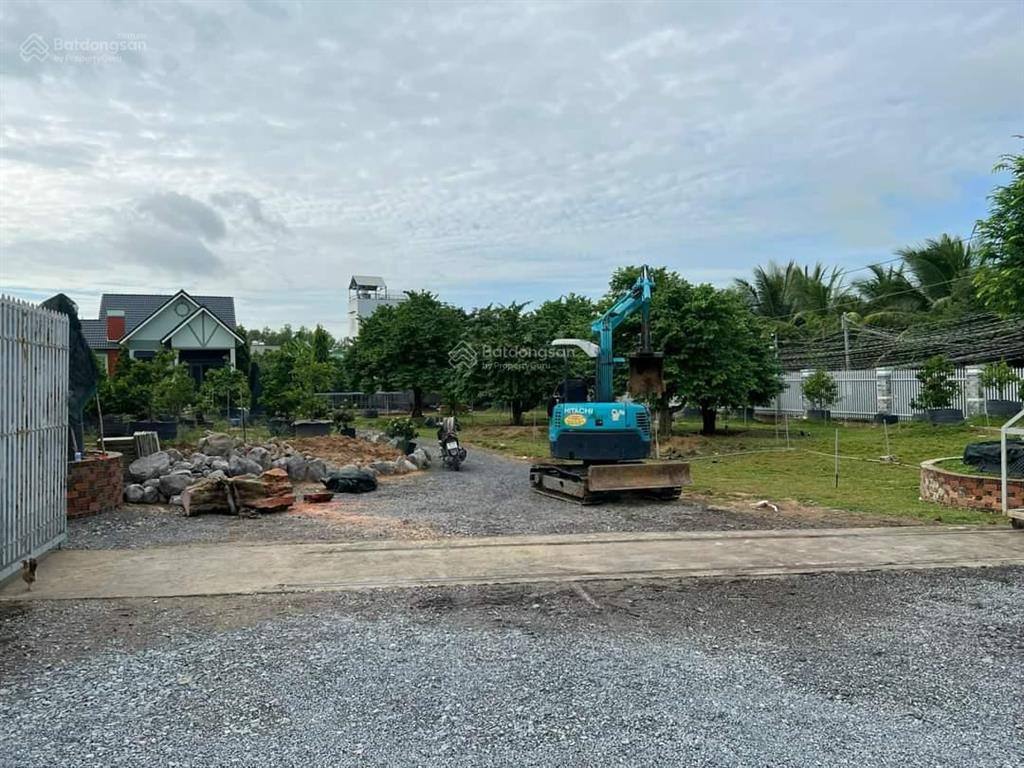Kẹt tiền trả nh cần bán lô góc 2 mt phan văn đáng, cách q2 2km. 2500m2 qh ont. giá thương lượng