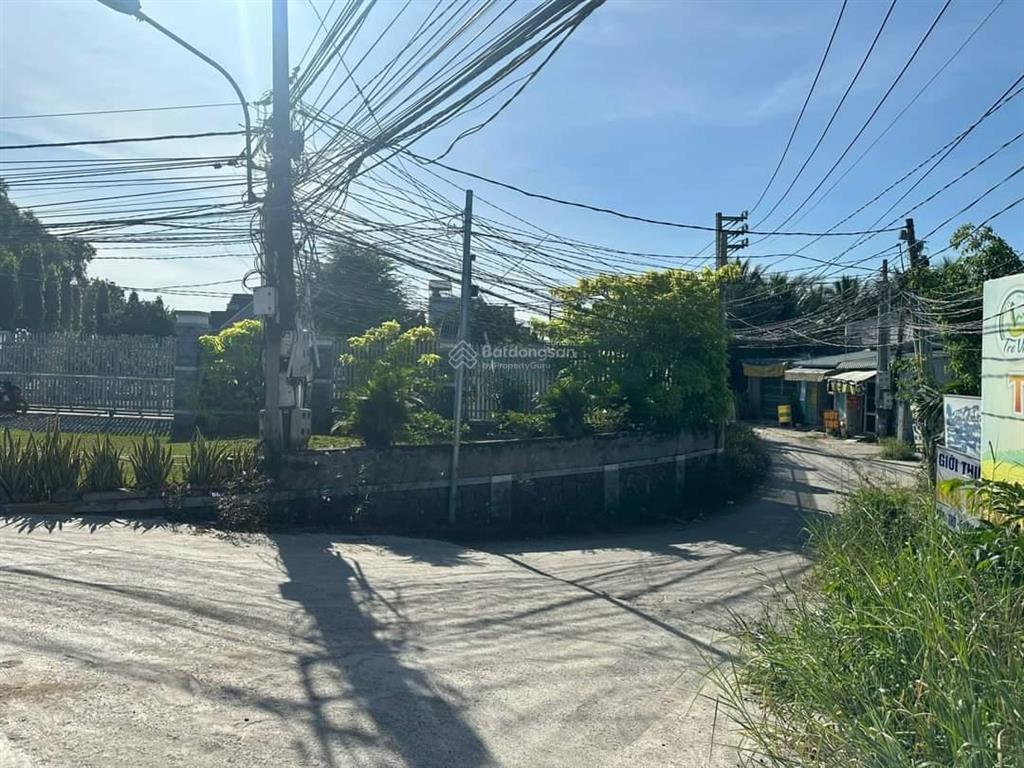 Kẹt tiền trả nh cần bán lô góc 2 mt phan văn đáng, cách q2 2km. 2500m2 qh ont. giá thương lượng