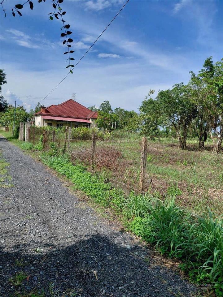 Lô vip 1.788m2 sẵn thổ, đường 6m, khu biệt thự. ngay nút giao vành đai 3  cao tốc. giá 3.5tr/m2