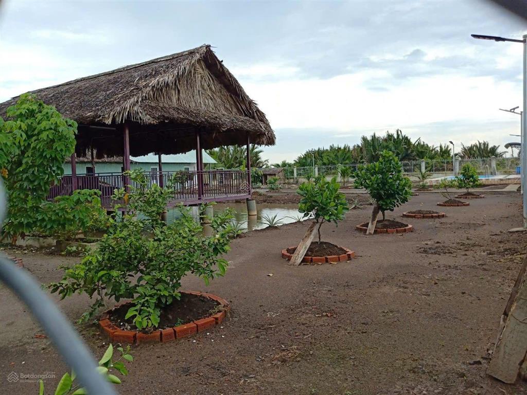 1.100m2 sát đường dẫn cầu cát lái q2. mặt tiền rạch lớn, khu nhà vườn. giá chỉ 2tr/m2, sổ riêng