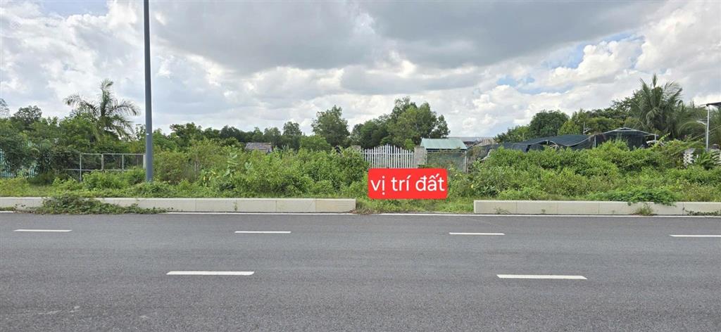 Mặt tiền đường nhựa 47m đối diện khu biệt thự 5* swanpark. 2686m2 khu dân cư. giá 13.5 tỷ. sổ riêng