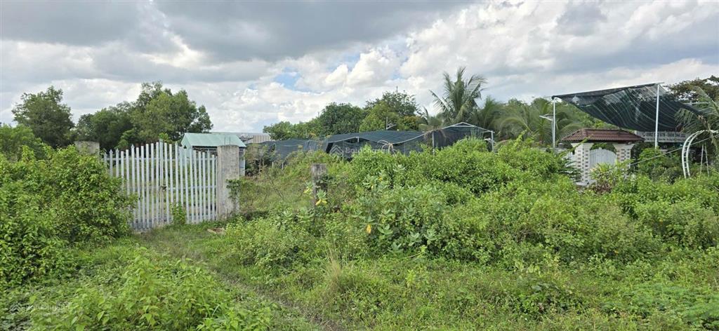 Mặt tiền đường nhựa 47m đối diện khu biệt thự 5* swanpark. 2686m2 khu dân cư. giá 13.5 tỷ. sổ riêng