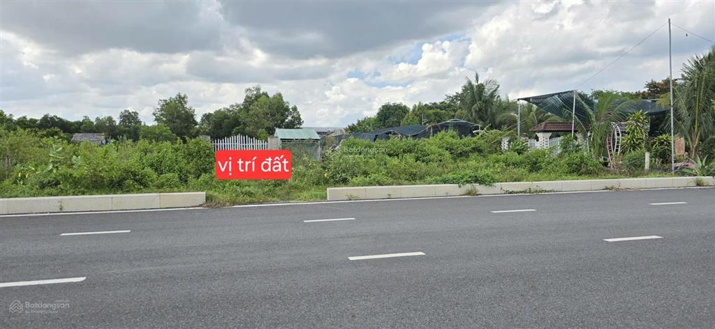 Mặt tiền đường nhựa 47m đối diện khu biệt thự 5* swanpark. 2686m2 khu dân cư. giá 13.5 tỷ. sổ riêng