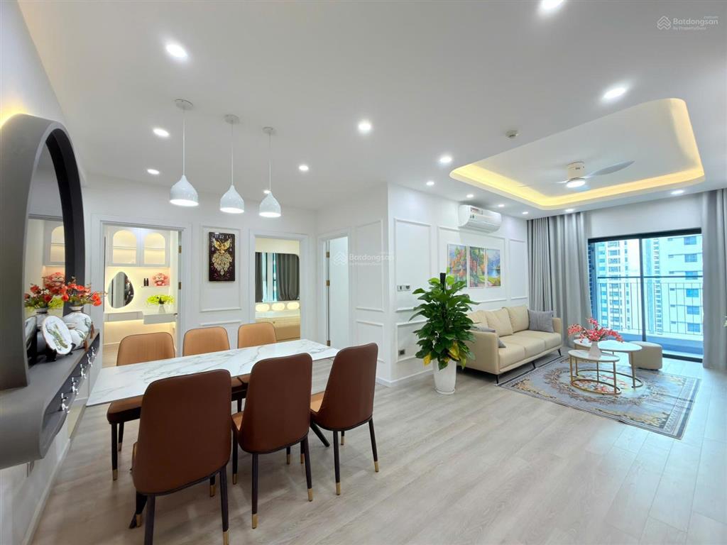 Nhà đẹp nội thất xịn  giá thật  căn góc 3 ngủ tầng trung đẹp goldmark city.  0339 993 ***