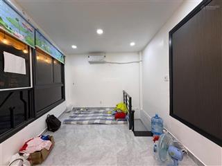 Mặt tiền kinh doanh hoàng sa quận 1  vỉa hè sử dụng 40m2  2 tầng
