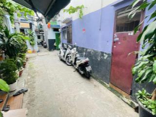 Chỉ hơn 2 tỷ xíu  cách mạng tháng tám quận 3  nhà 3 tầng, 2 pn.