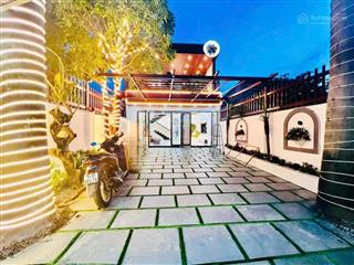 Hót! biệt thự sân vườn 2 tầng 6x25m, tặng full nội thất, gần sông, kế phú mỹ hưng, giá chỉ 8.6 tỷ