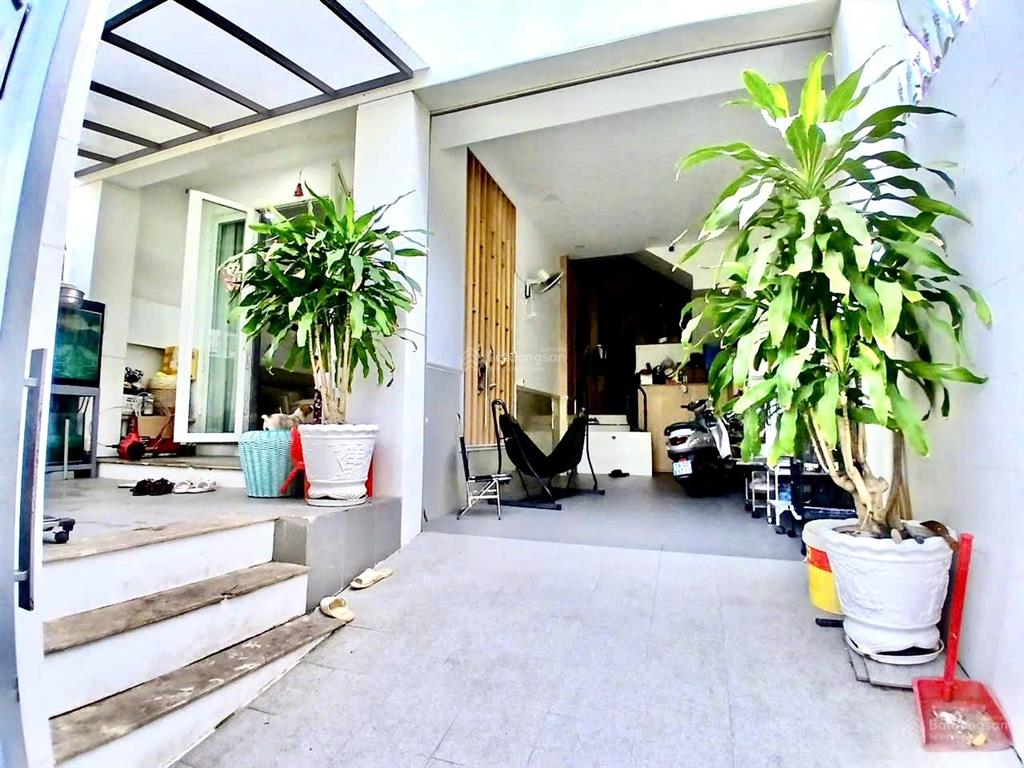 Hót! bán gấp biệt thự đẹp 7x16m, sổ riêng cá nhân, giá 9.99 tỷ, đường số kdc phú xuân htp nhà bè