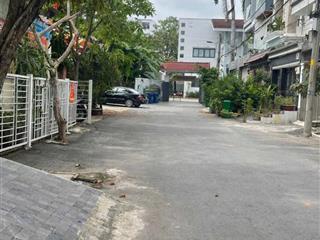 Bán gấp đất thổ cư 5x25m giá nhỉnh 10 tỷ, mặt tiền đường số hoàng quốc việt, quận 7 sát phú mỹ hưng