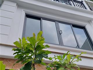 Nhà mới xây 4 tầng vô ở ngay chỉ 9 tỷ 4pn khu phan xích long phú nhuận giáp q1  50m2 0932 723 ***