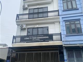 Bán nhà số 8 ngõ 203 phúc lợi mặt tiền siêu rộng  0935 262 ***