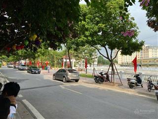 Nhà 75m2, oto tránh đỗ ngày đêm, view hồ, vườn hoa, kinh doanh tốt, giá hợp lý.