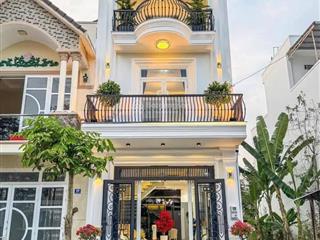 Nhà mới 2 lầu dt 5x25m, full nội thất hiện đại đường 8m shr vô ở ngay