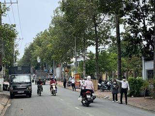 Chính chủ bán đất sổ sẵn 4x30m  5x30m. thanh toán trả trước 700tr sang tên ngay đường thông xe hơi