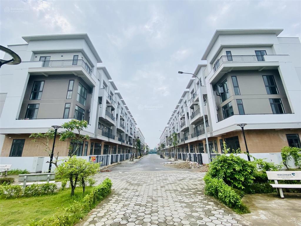 Chính chủ bán shophouse 4 tầng, 75m, đối diện chung cư, giá 6,9 tỷ,  0987 866 ***