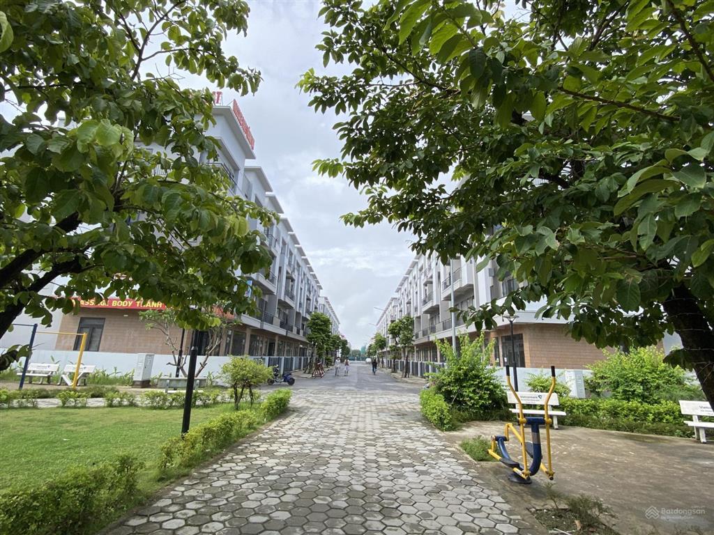 Chính chủ bán shophouse 4 tầng, 75m, đối diện chung cư, giá 6,9 tỷ,  0987 866 ***