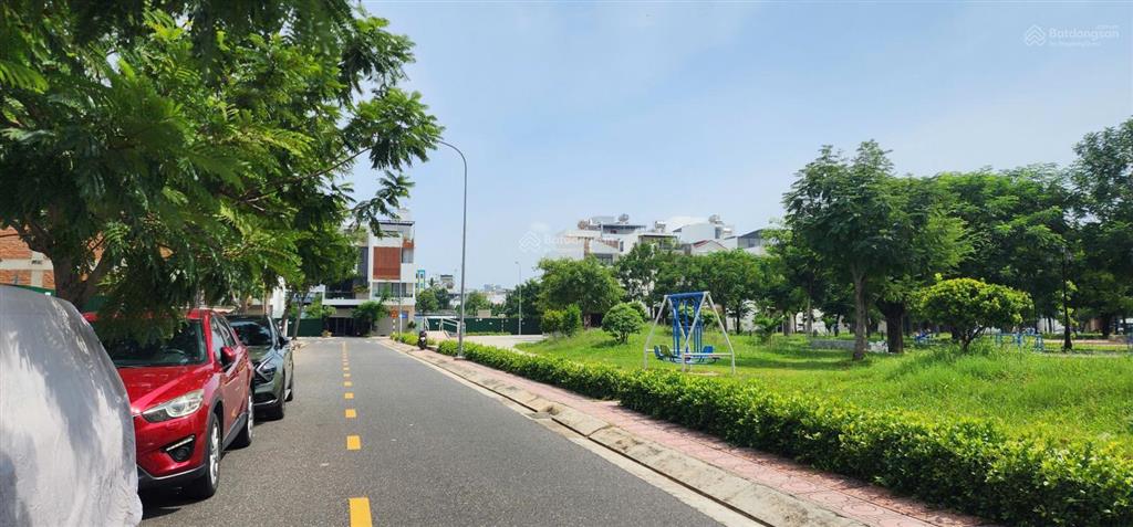 Lô đất đẹp đối diện công viên lớn, gần tòa chung cư, hướng đông nam mát mẻ. kđt lê hồng phong 1