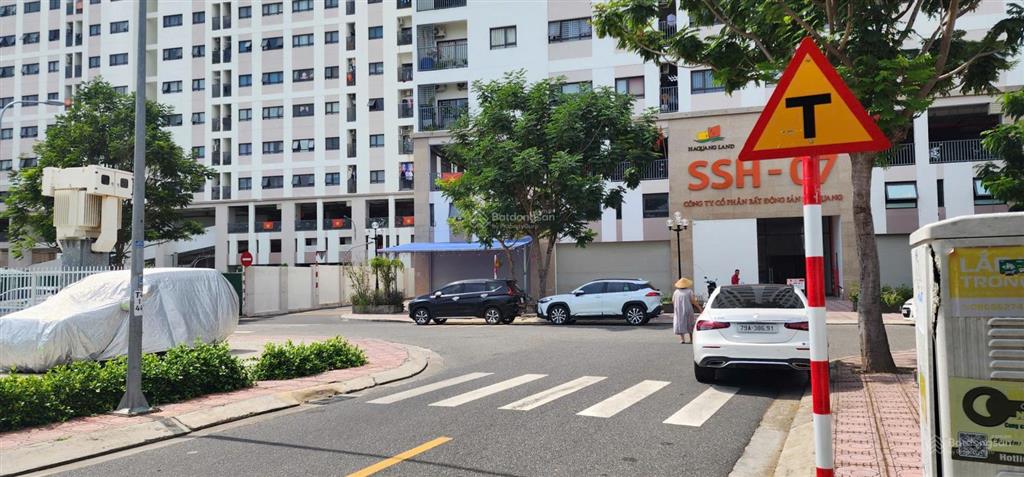 Lô đất đẹp đối diện công viên lớn, gần tòa chung cư, hướng đông nam mát mẻ. kđt lê hồng phong 1