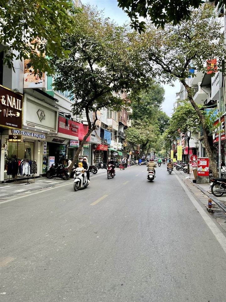 Cần bán nhà mặt phố lý nam đế, hoàn kiếm. dt 80m2 x 9t, mt 6m. vị trí đẹp nhất mặt phố, kd sầm uất