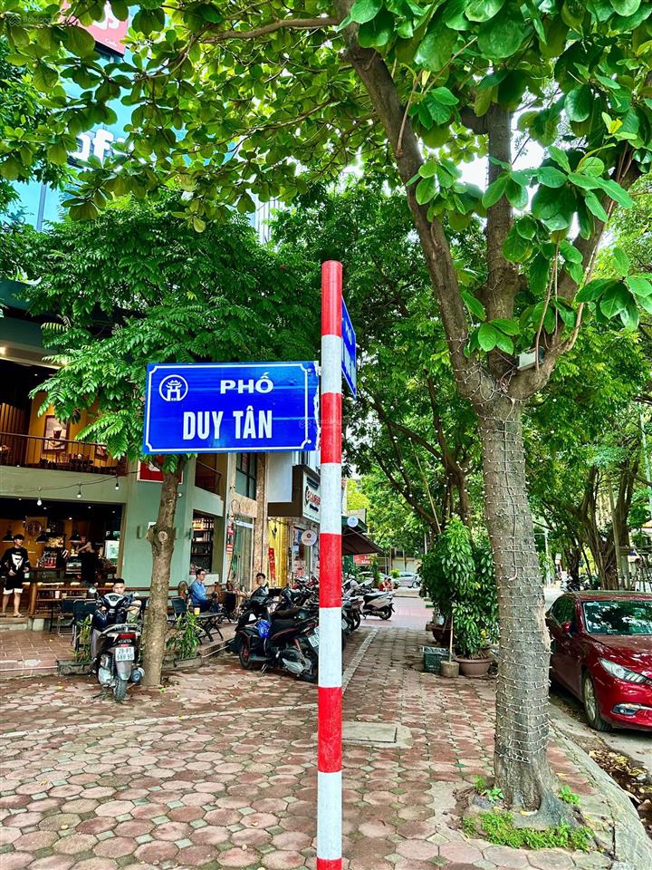 Cần bán tòa văn phòng phố duy tân, q. cầu giấy. dt sổ 1000m2 x 11t, mt 30m. dòng tiền thuê ổn định