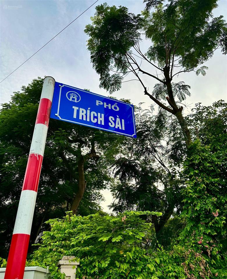 Cần bán nhà mặt phố trích sài, q.tây hồ. dt 95m2 x 4t mt 6,8m. vị trí đẹp, view ôm trọn mặt hồ tây
