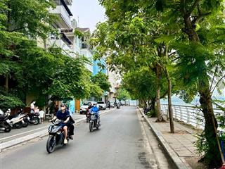 Cần bán nhà mặt phố trích sài, q.tây hồ. dt 95m2 x 4t mt 6,8m. vị trí đẹp, view ôm trọn mặt hồ tây