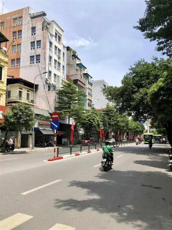 Cần bán nhà mp tôn đức thắng, đống đa. dt sổ 110m2 x 7t, mt 4,5m. thang máy  vị trí đẹp nhất phố