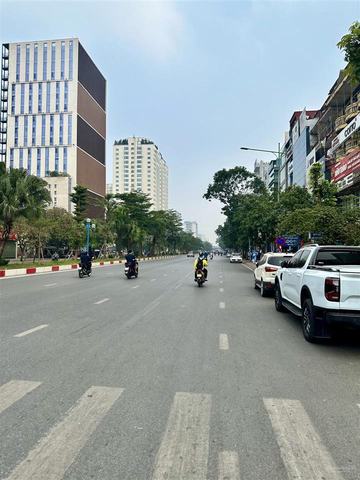 Cần bán tòa nhà lô góc mặt phố lạc long quân, q.tây hồ. dt sổ 450m2 x 12t, mt 15m. vị trí cực đẹp