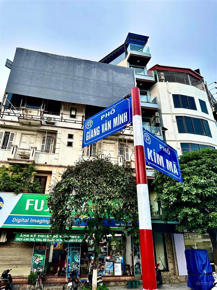 Cần bán nhà mặt phố kim mã, ba đình. dt 85m2 x 4t, mt 5,2m. vị trí đẹp nhất phố, vỉa hè rộng kd tốt