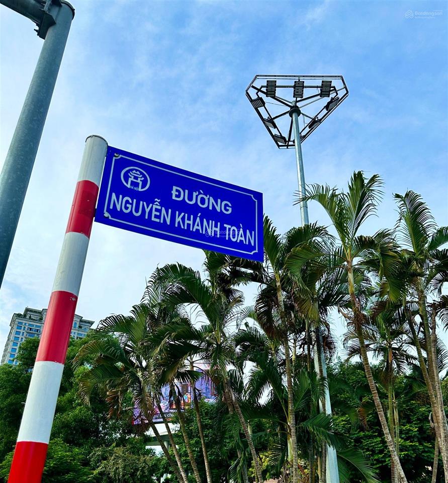 Cần bán nhà lô góc mặt phố nguyễn khánh toàn, cầu giấy. dt 110m2 x mt 8m. vị trí nhà đẹp nhất phố