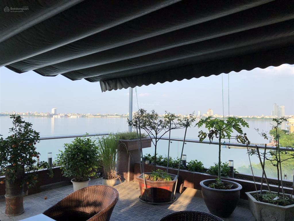Cần bán nhà mặt phố lạc long quân, tây hồ. dt sổ 150m2 x 6t,1 hầm, mt 7m. vỉa hè rộng, vị trí đẹp