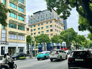 Cần bán nhà mặt phố hai bà trưng, quận hoàn kiếm. dt 220m2 x 5t, mt 10m. vị trí đẹp đắc địa sầm uất