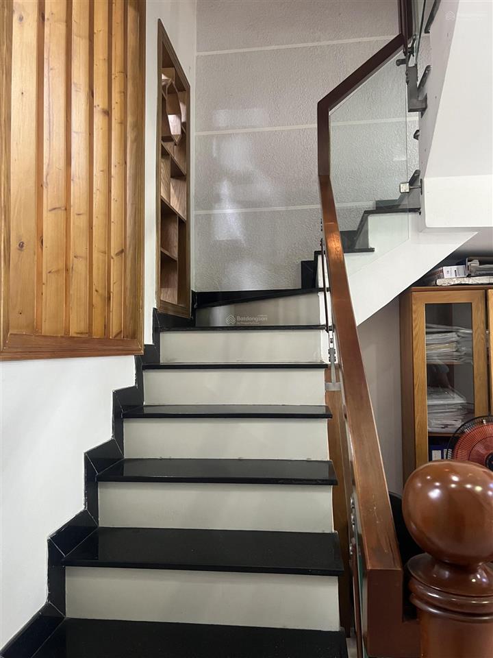 Bán nhà mặt tiền đường 42. p. bình trưng  0904 433 *** để biết thêm thông tin