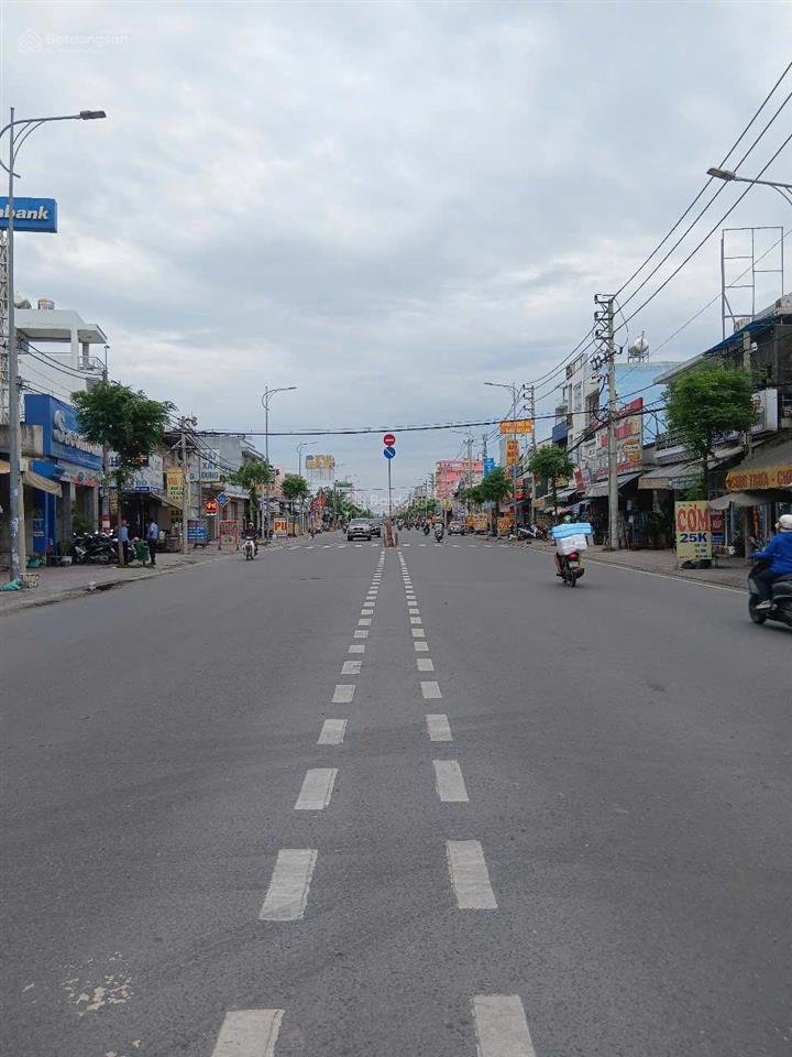 Mặt tiền tô ký  dt 300m2  ngay ngã tư nguyễn ảnh thủ  giáp gò vấp.