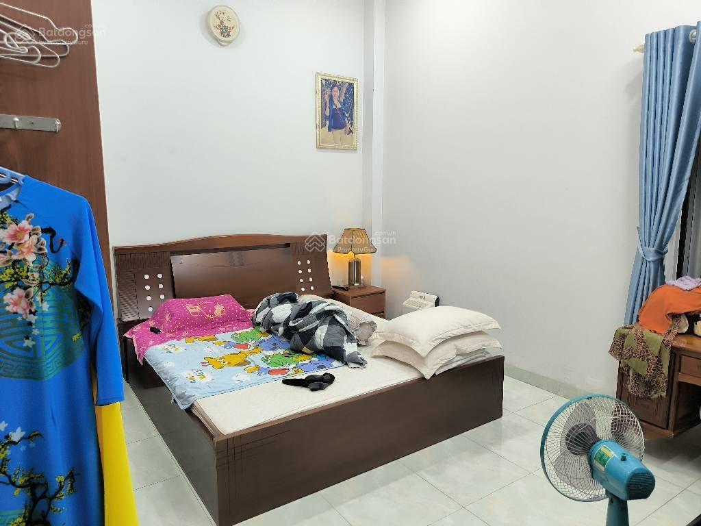 Bán nhà 3 tầng, mt đường số 20, gigamall, hiệp bình chánh, vị trí hiếm, giảm 2.4 tỷ còn 21.6 tỷ