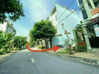 Lô đất 107m kdc chợ lớn phú mỹ quận 7. giá chỉ 10.6 tỷ hướng nam không vướn hạ tầng