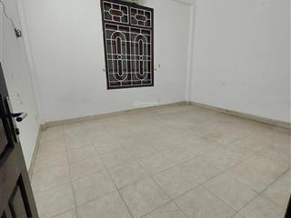 Chính chủ cho thuê nhà ngõ 123 phố trung kính 72m2 xây 4 tầng. giá 24tr/th.  0866 696 ***