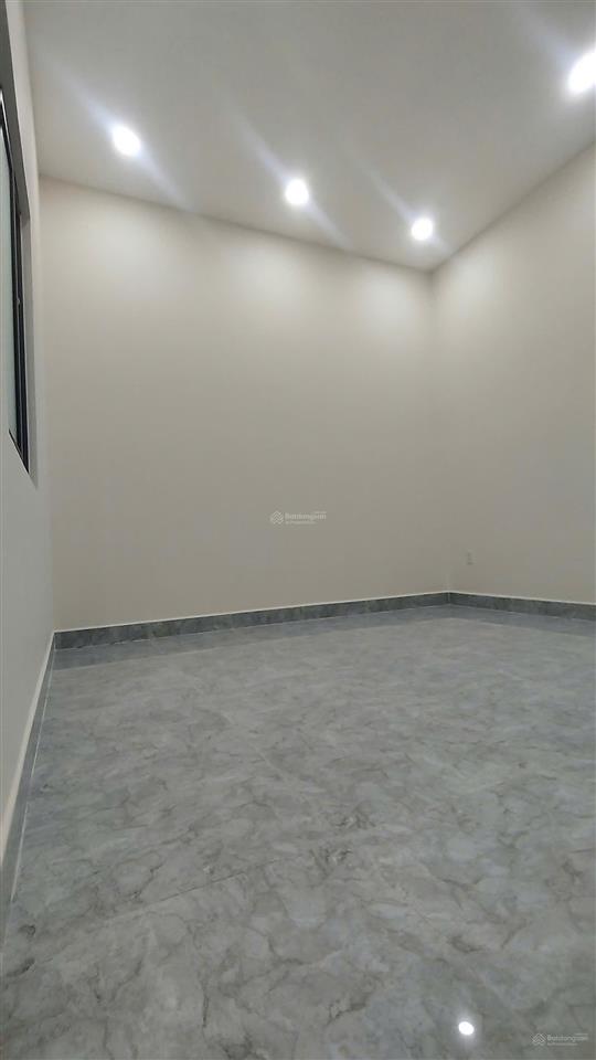 Nhà đẹp long thới 5x20m hẻm ô tô giá chỉ 4.1 tỷ