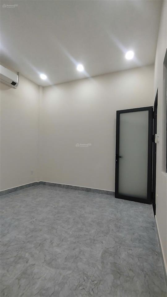 Nhà đẹp long thới 5x20m hẻm ô tô giá chỉ 4.1 tỷ