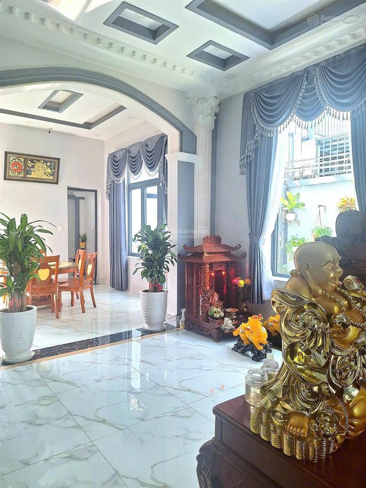 Biệt thự 10x20m 1 trệt 2 lầu ngay kdc đại phúc, bình chánh  19 tỷ