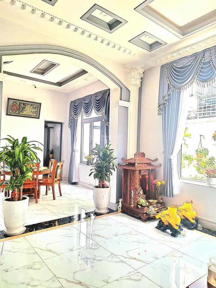 Biệt thự 10x20m 1 trệt 2 lầu ngay kdc đại phúc, bình chánh  19 tỷ